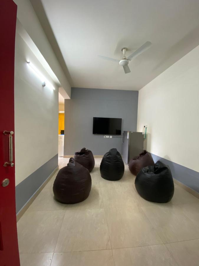 A Pousada Rove By Boston Living Hyderabad Exterior foto