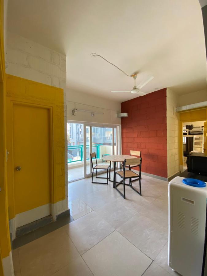 A Pousada Rove By Boston Living Hyderabad Exterior foto