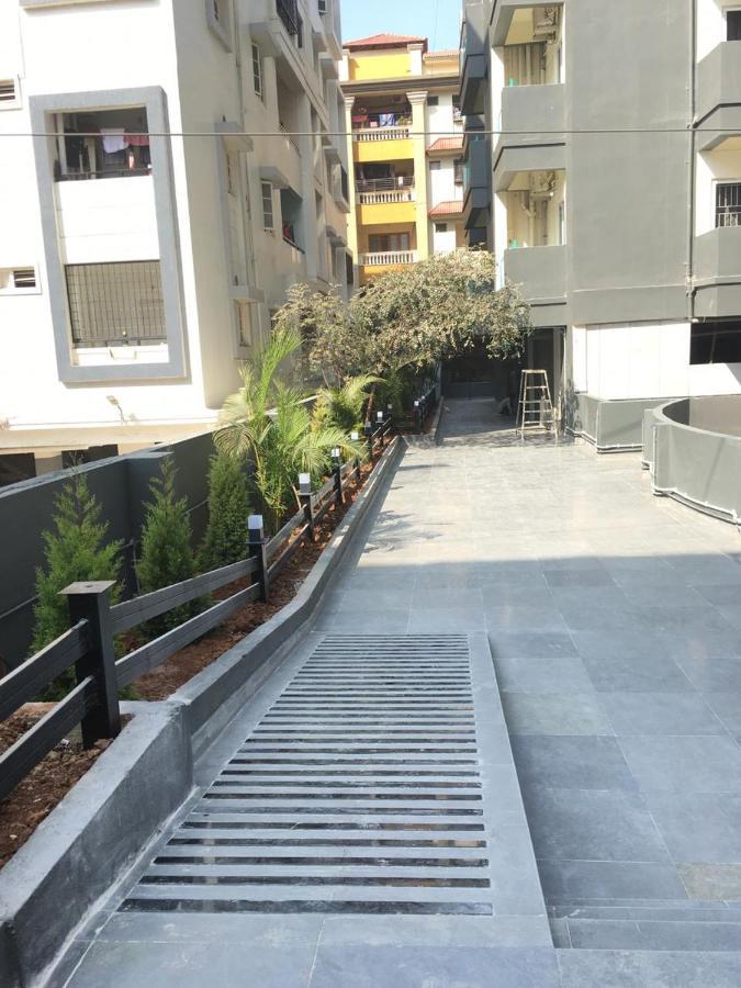 A Pousada Rove By Boston Living Hyderabad Exterior foto