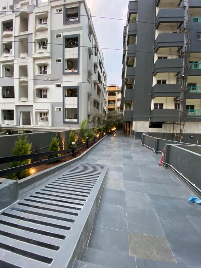 A Pousada Rove By Boston Living Hyderabad Exterior foto